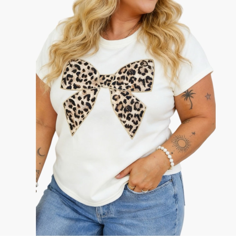 ONE LEFT! 5226. Leopard Bow White T-Shirt
